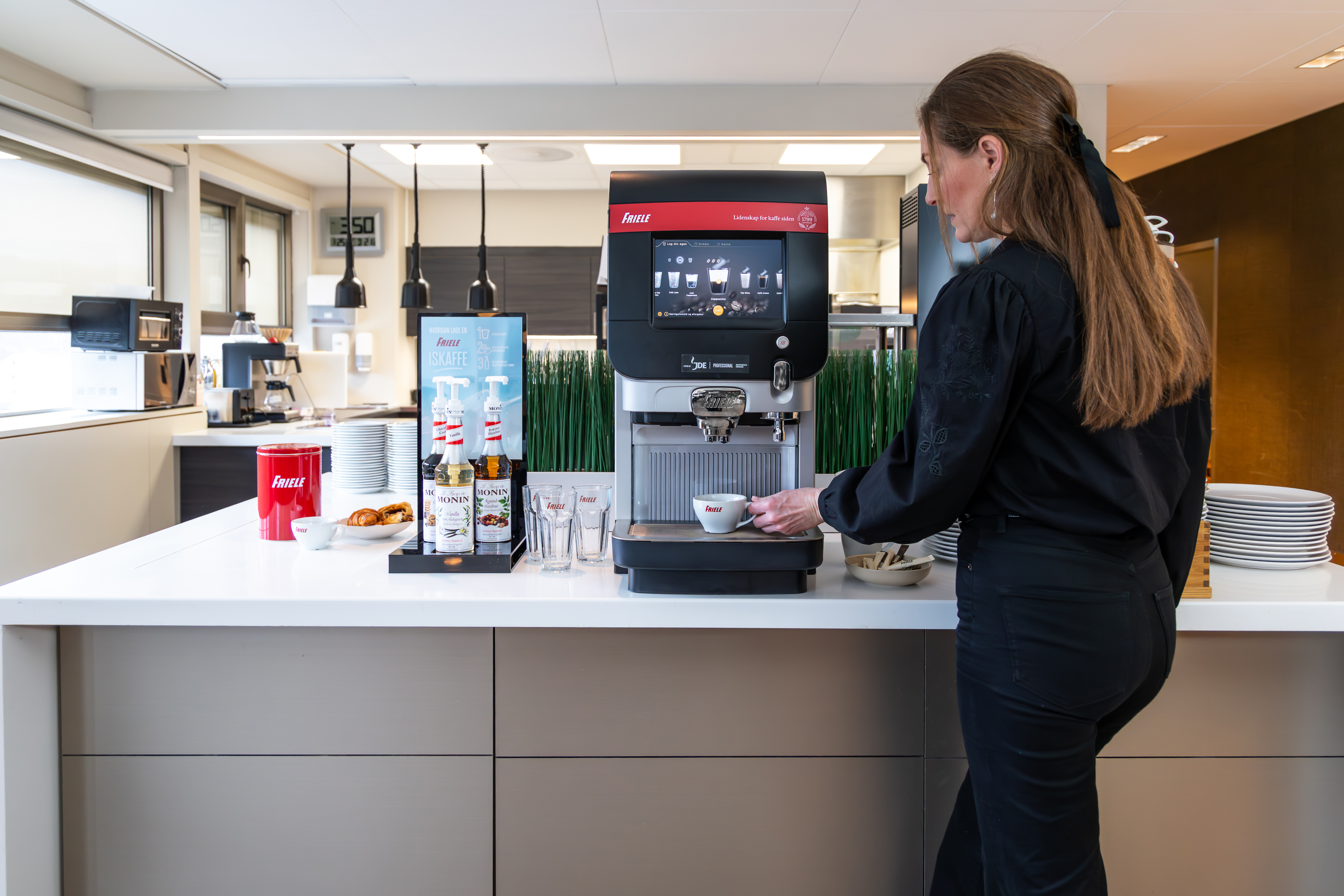 friele woman coffee machine